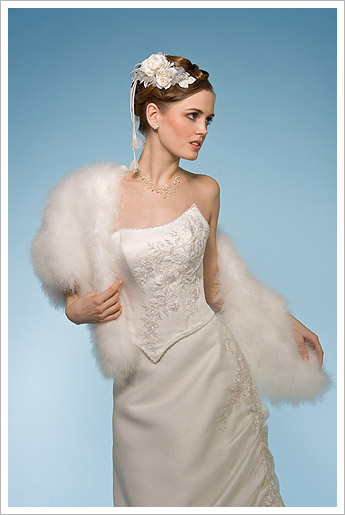winter wedding dress fur1